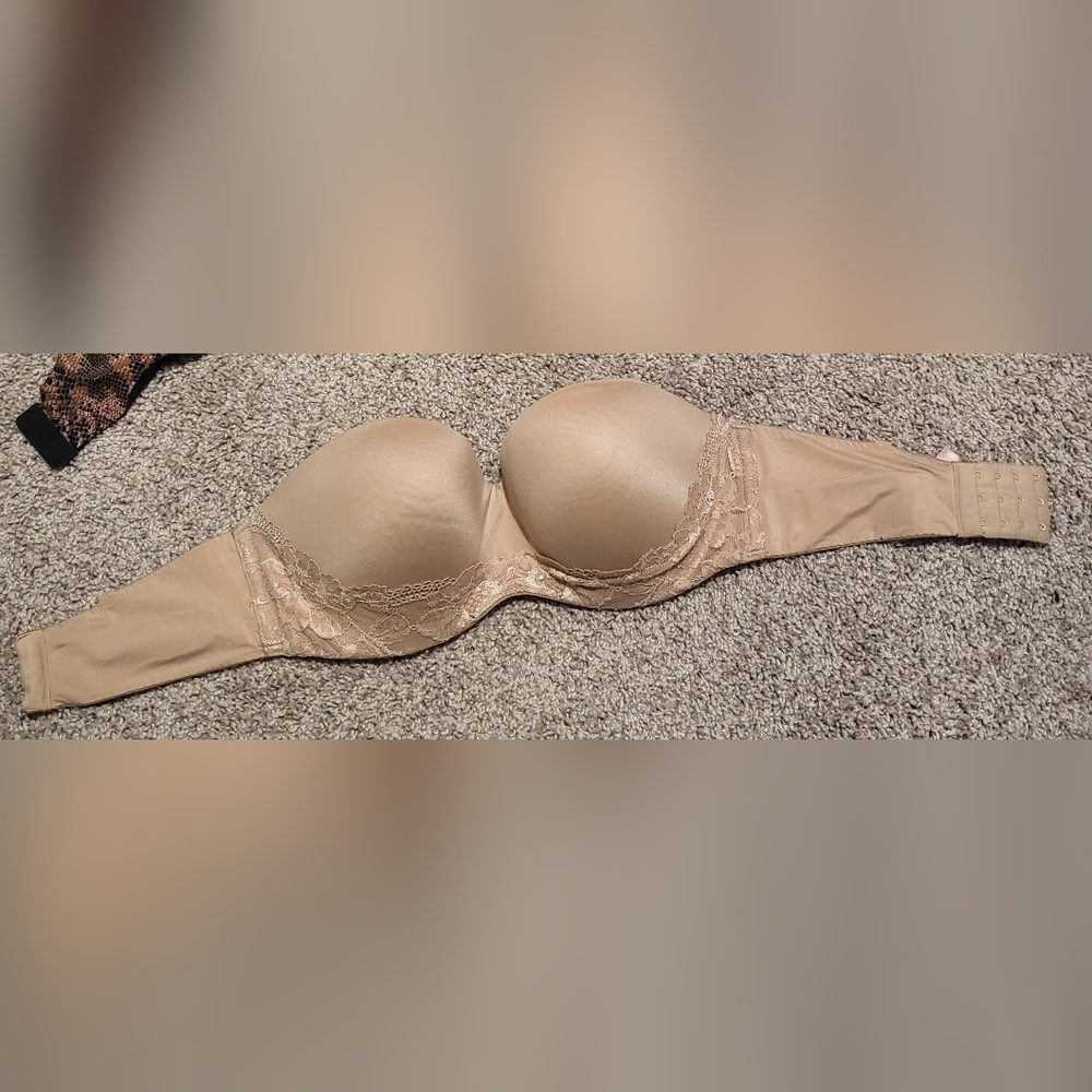 VS Body by Victoria strapless bra